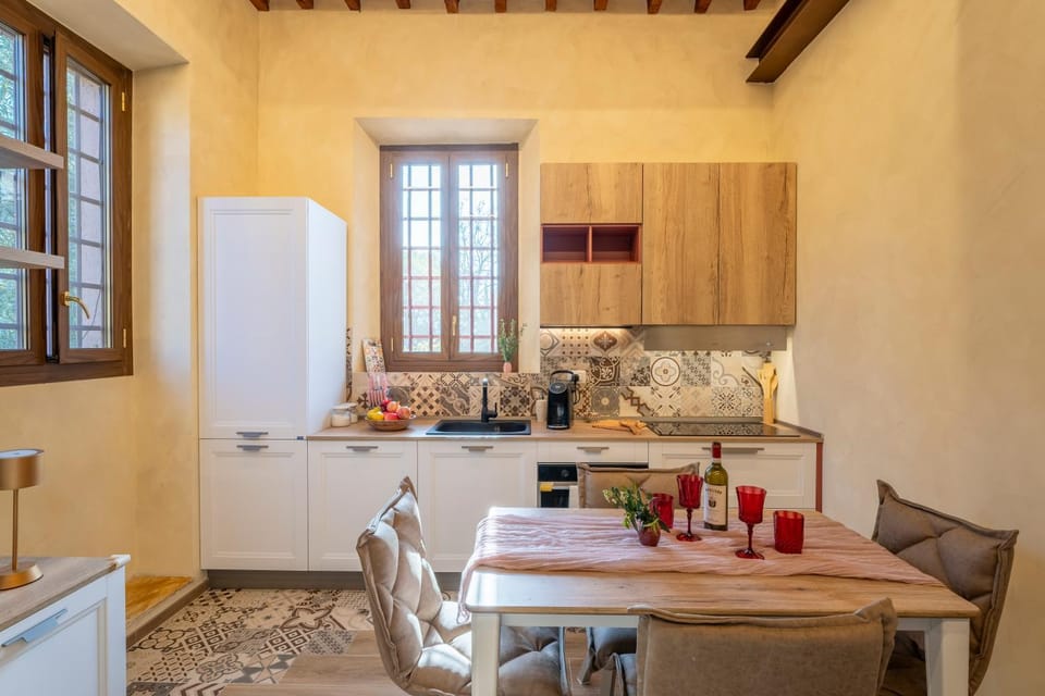 Kitchen or kitchenette, Food and drinks, Dining area, Food, dishwasher, oven, stove