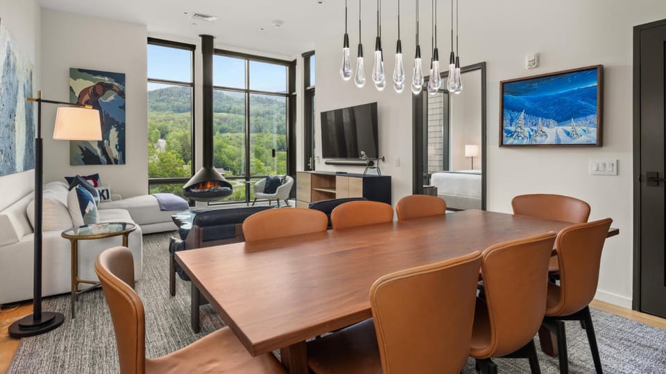 409 - 3 bed - Treehouse unit - Spruce Peak at the Base of Stowe Mt Resort - Sleeps 9 Apartment in Stowe