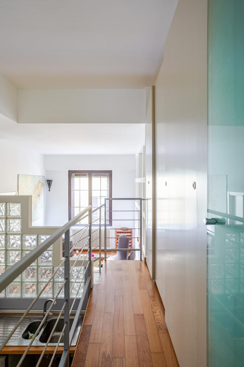 Living room, internet, wardrobe
