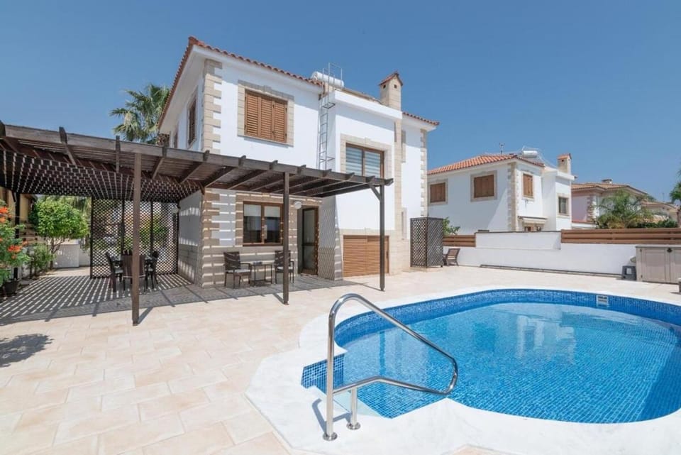 Malama 28 Villa Ekaterina Villa in Paralimni