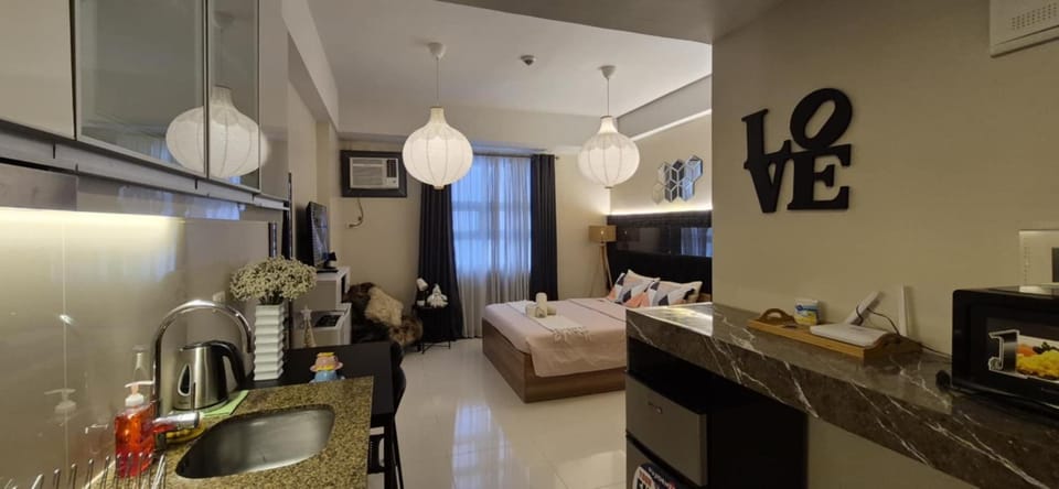 Bed, Living room, oven