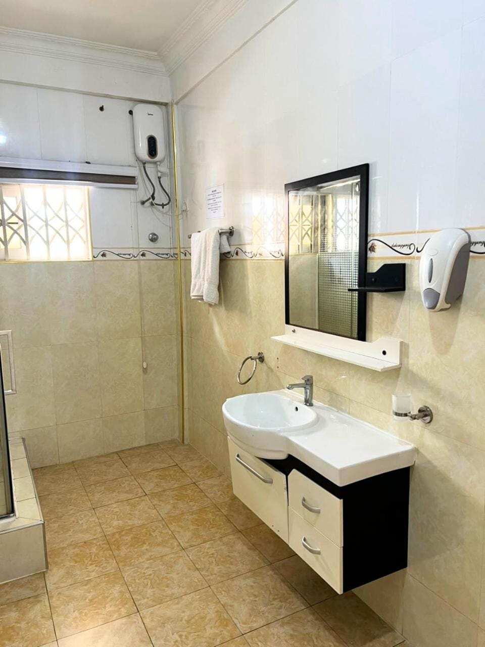 Shower, towels