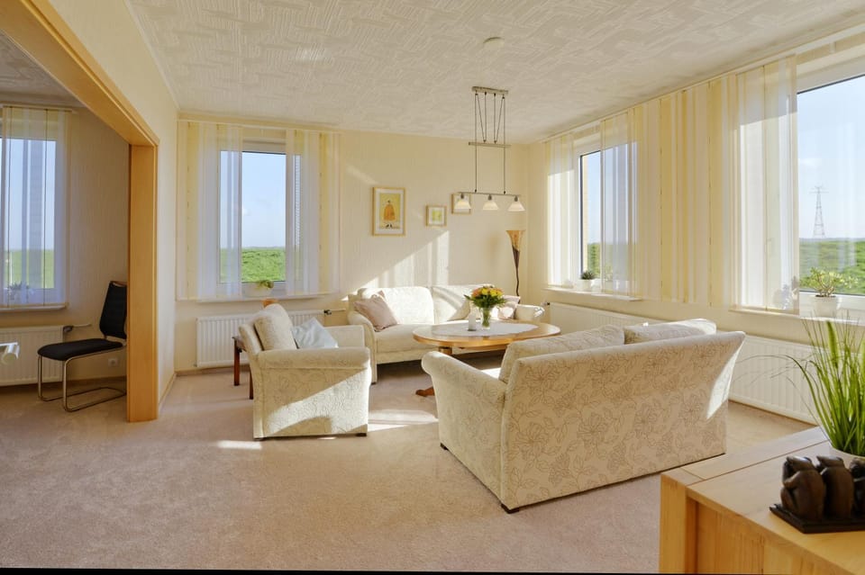 TV and multimedia, View (from property/room), Living room, Seating area, River view, heating, internet