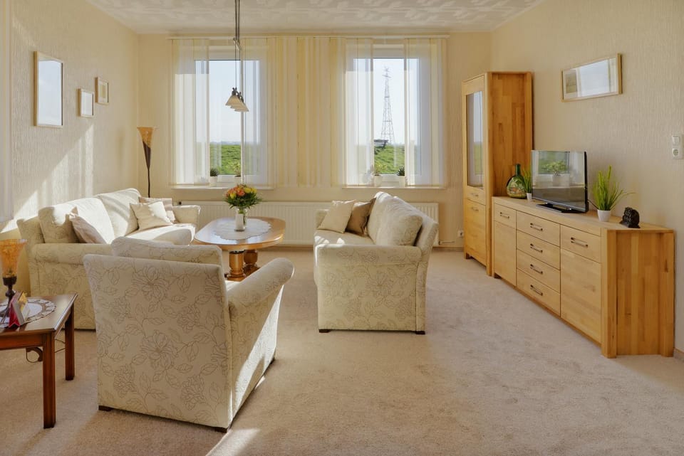 TV and multimedia, Living room, Seating area, River view, heating, internet