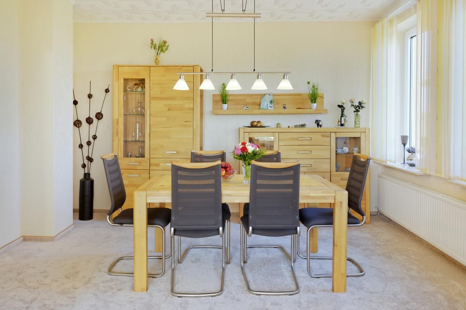 View (from property/room), Seating area, Dining area, River view, heating, internet