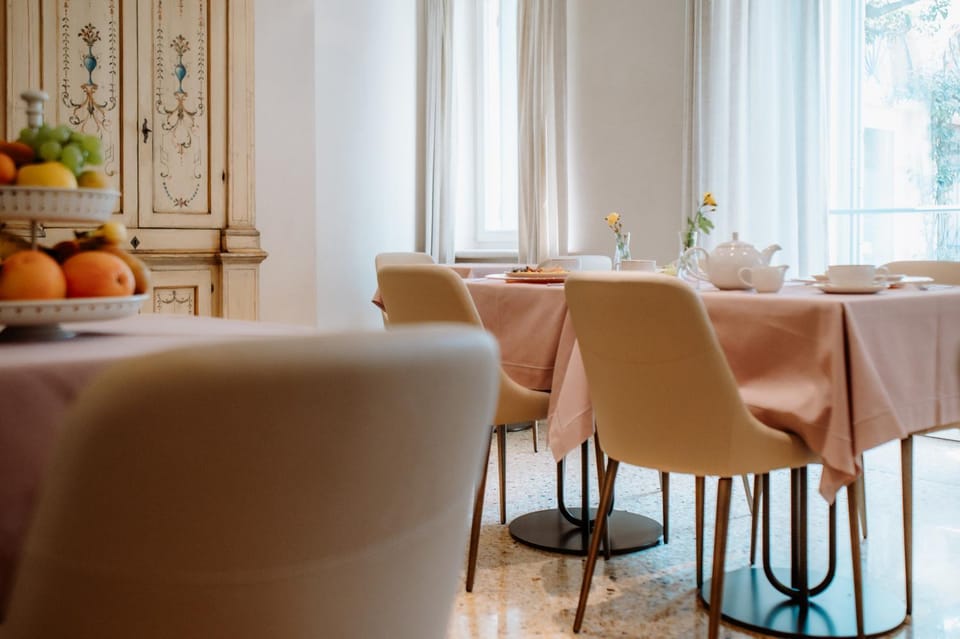 Restaurant/places to eat, Food and drinks