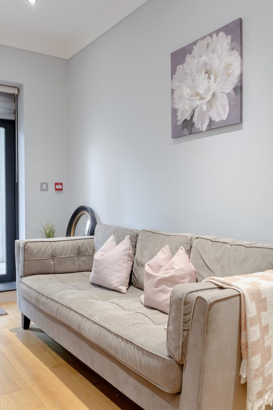 Living room, Photo of the whole room, Seating area
