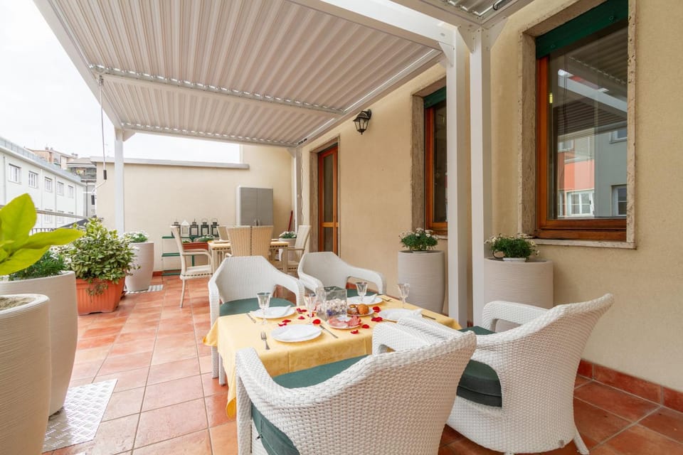Property building, Breakfast