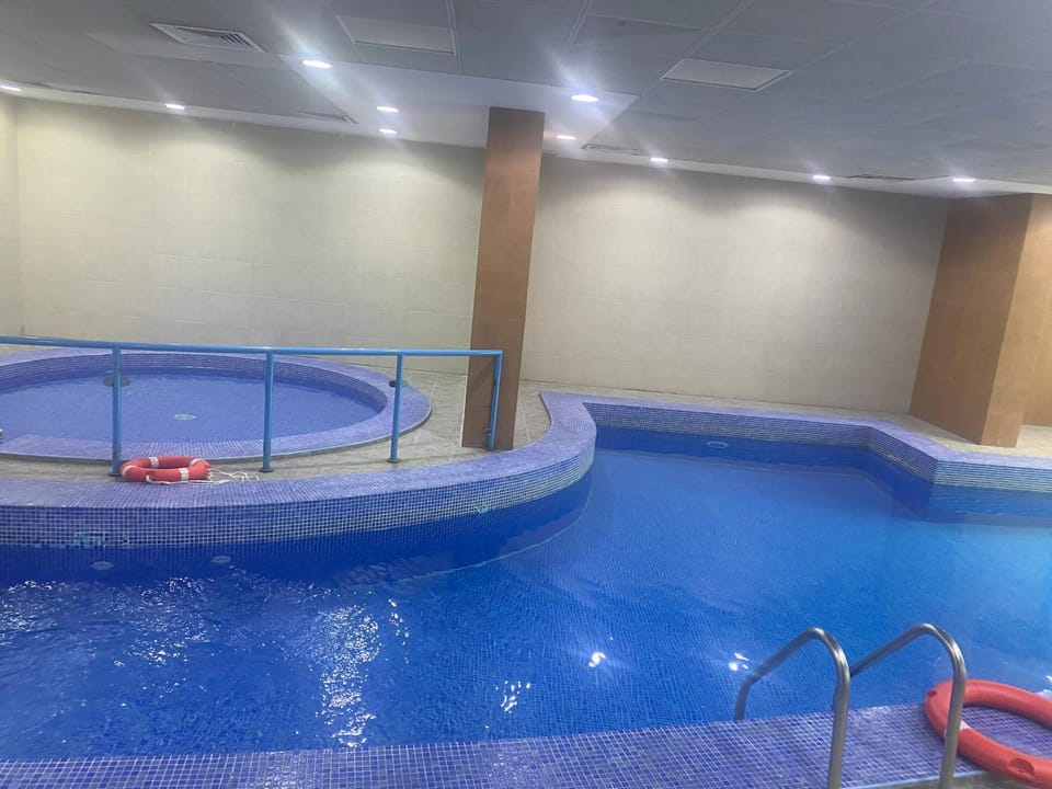 DELUXE Studio Apartment Bed and Breakfast in Al Sharjah