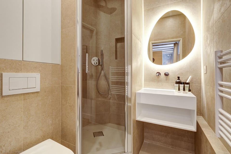 Shower, Bath