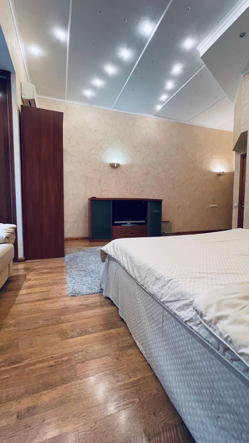 Люкс просторі апартаменти на Львівській площі Apartment in Kiev City - Kyiv