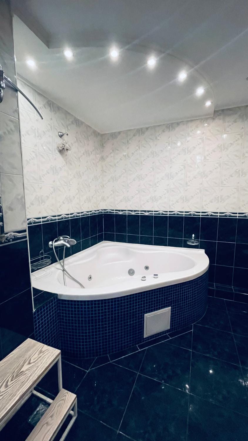 Люкс просторі апартаменти на Львівській площі Apartment in Kiev City - Kyiv