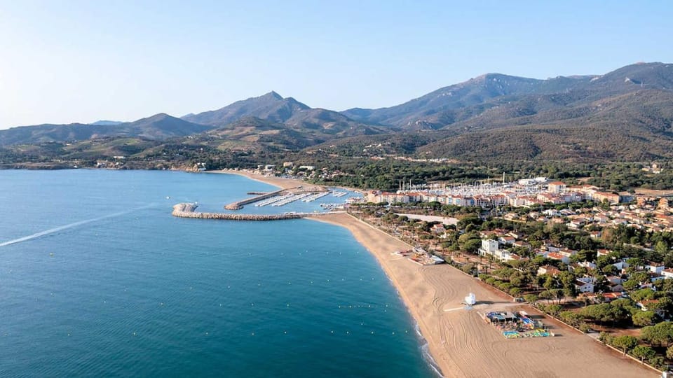 Nearby landmark, Day, Beach, Mountain view, Sea view