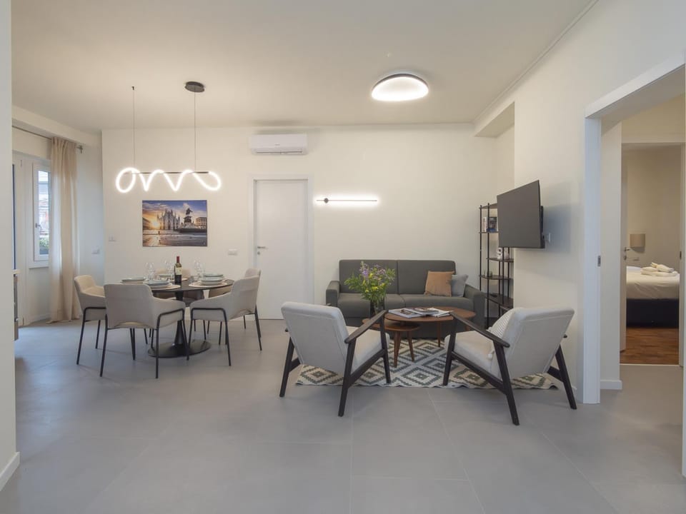 TV and multimedia, Living room, Seating area, Dining area, air conditioner