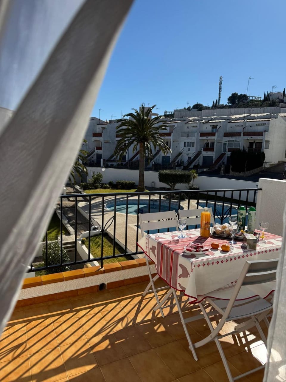 View (from property/room), Balcony/Terrace, Dining area