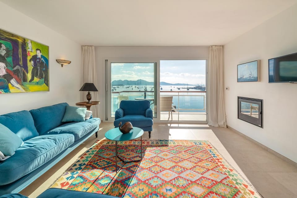 Living room, Sea view