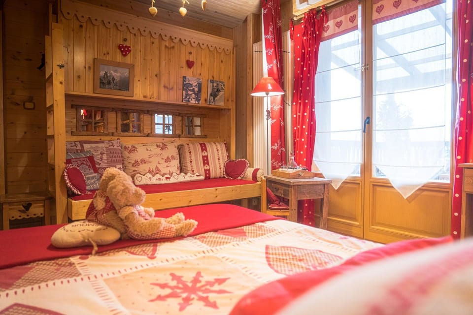 Chalet la Colombière Bed and Breakfast in Auvergne-Rhône-Alpes