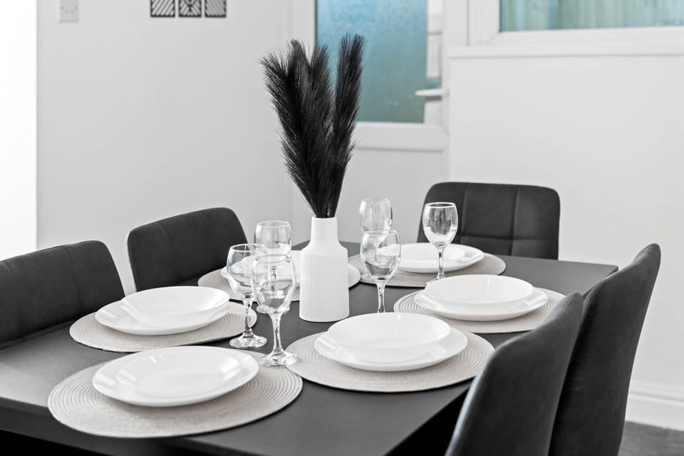 Living room, Seating area, Dining area
