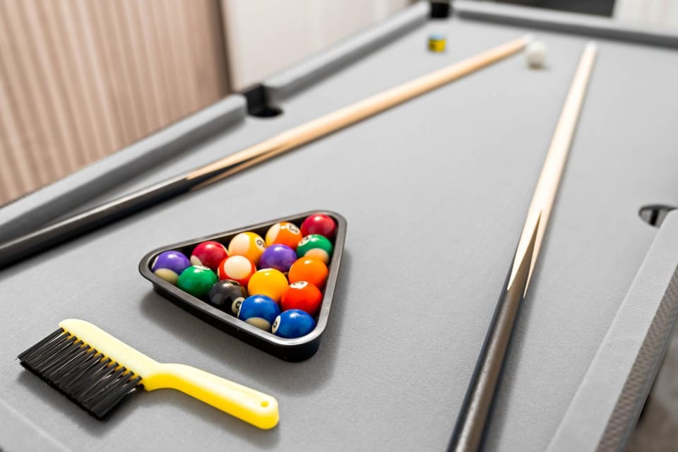 Billiard, Game Room