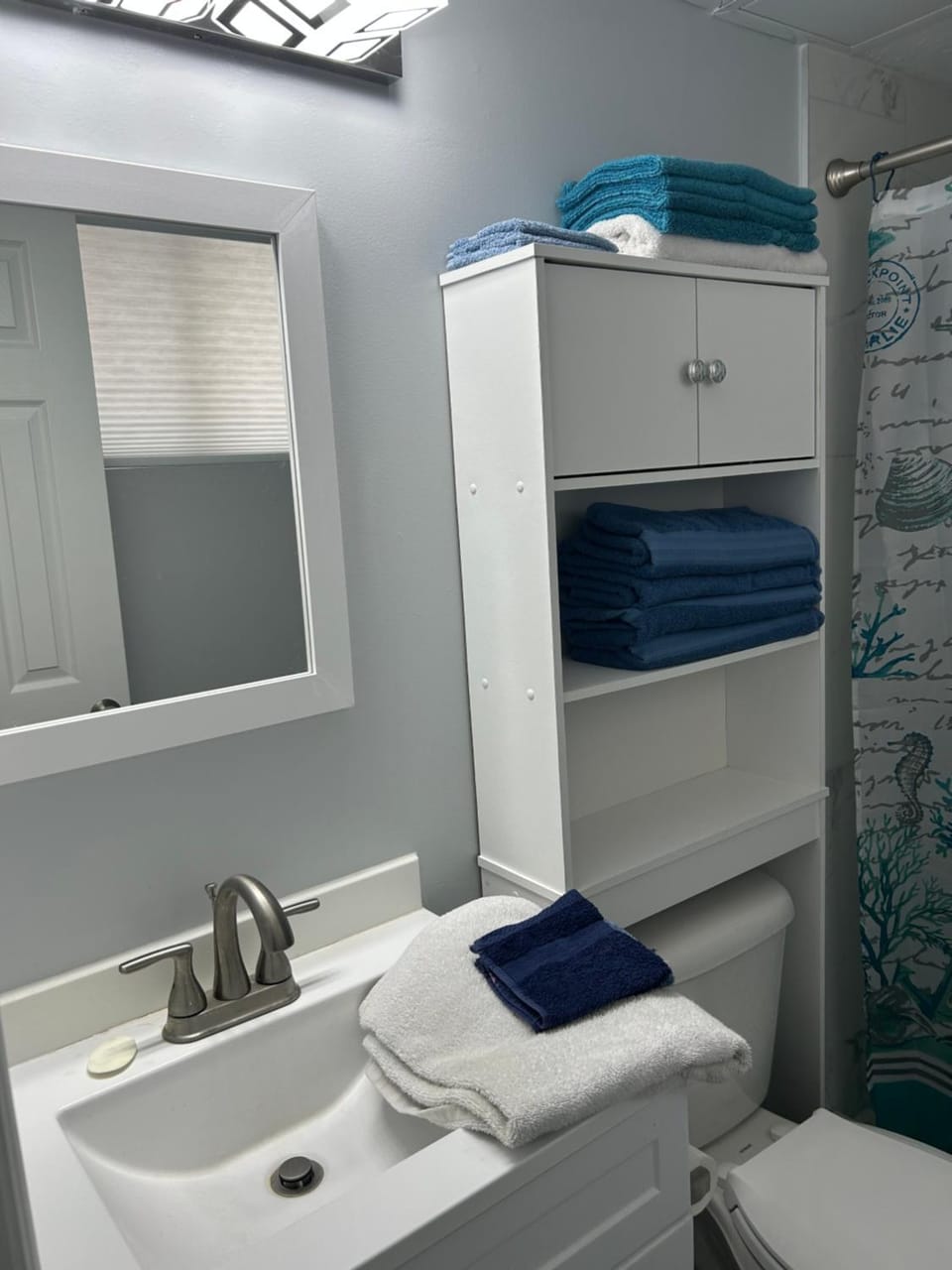 Bathroom, towels