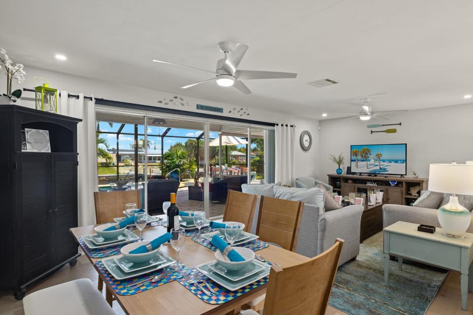 Pet & family friendly direct access villa w/hot tub & tons of extras! Villa Paradise Cove - SWFL Rentals Villa in Cape Coral