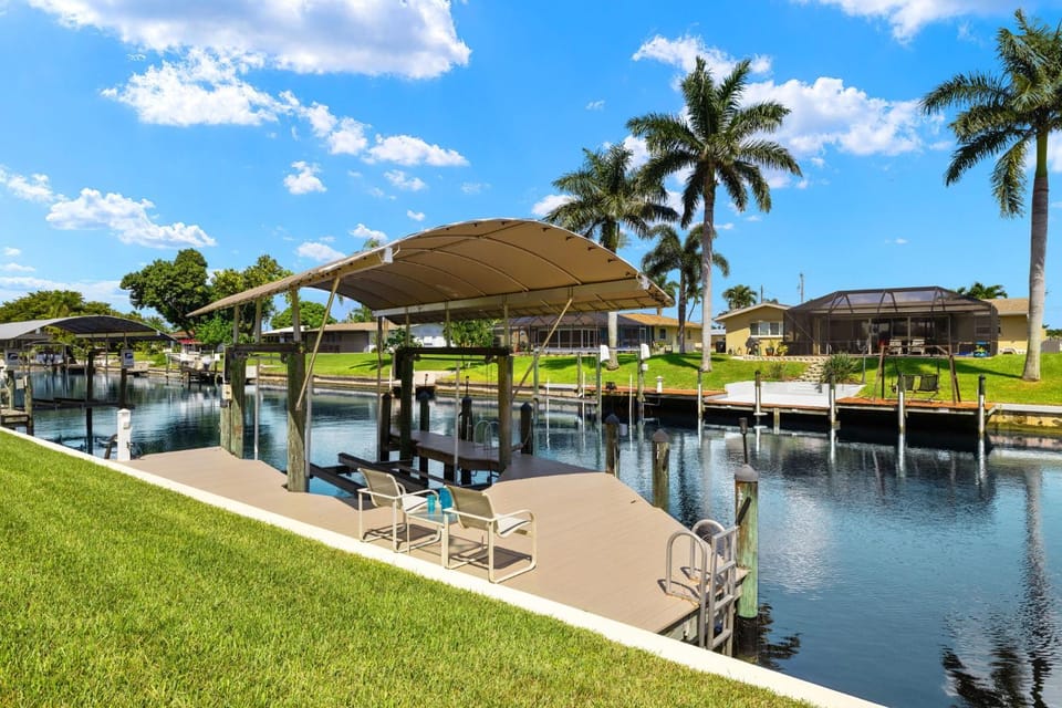 Pet & family friendly direct access villa w/hot tub & tons of extras! Villa Paradise Cove - SWFL Rentals Villa in Cape Coral