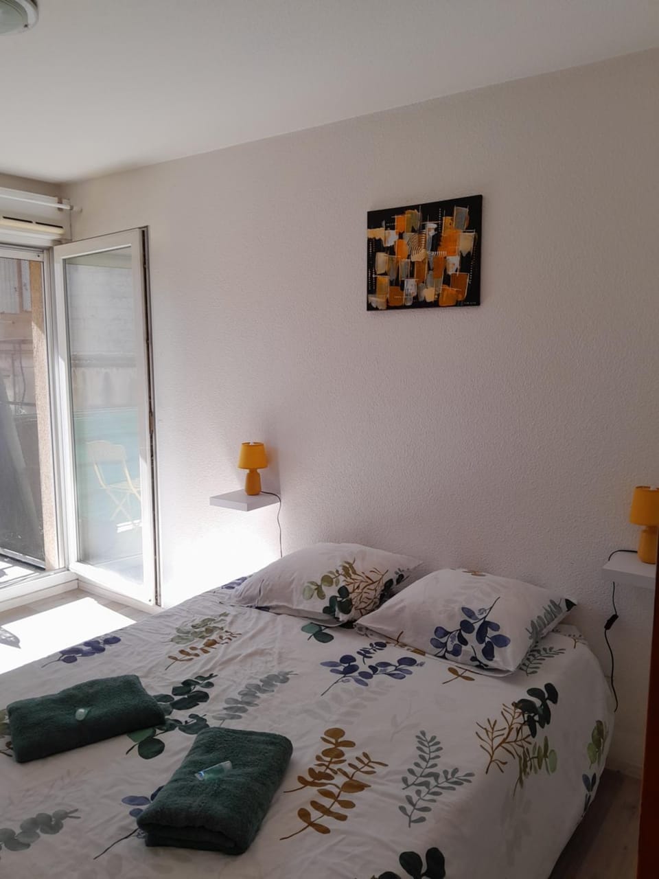 Charmant studio balcon idéalement placé Apartment in Nimes