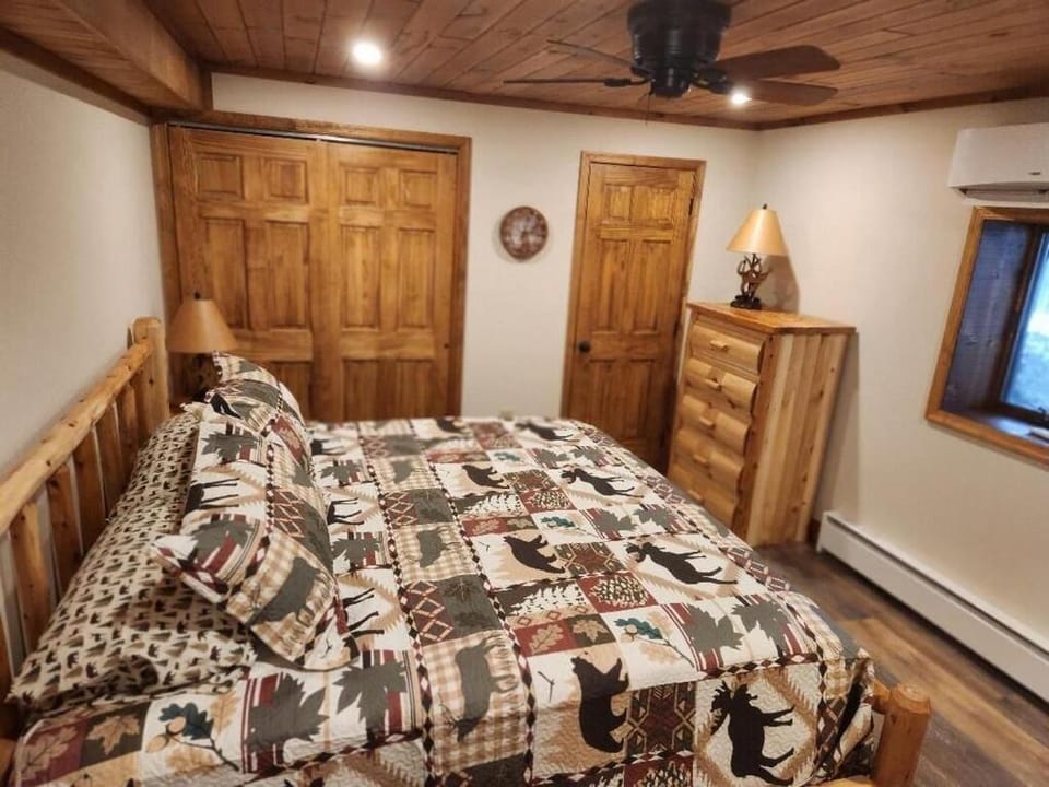 Pocono Mountain Retreat House in Pocono Mountains