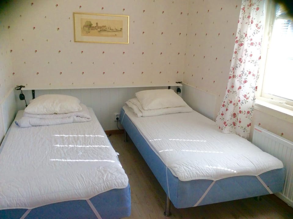 Farbror Alfreds Stuga Sjöutsikt House in Kalmar County, Sweden