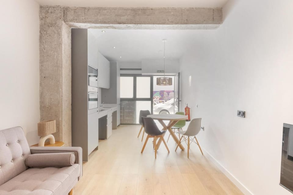 Kitchen or kitchenette, Living room, Seating area, Dining area