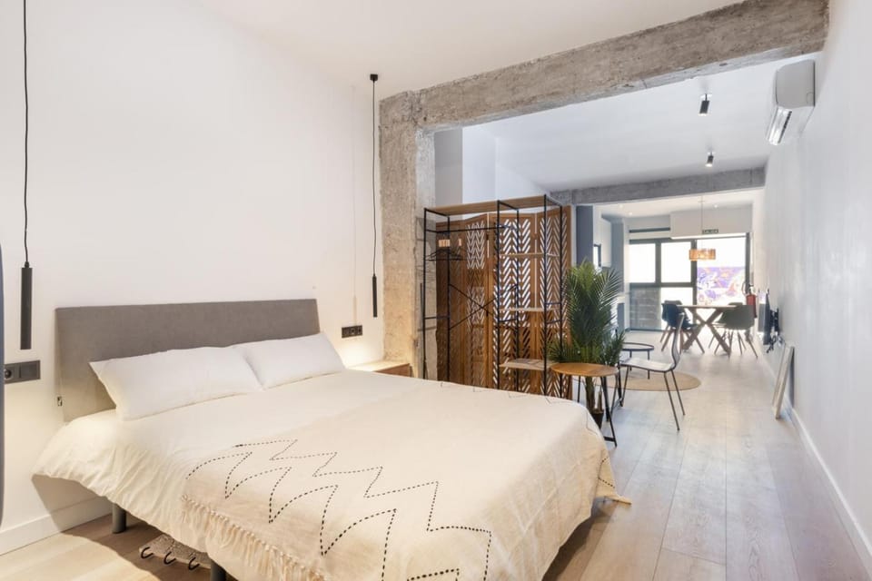 Bed, Living room, Photo of the whole room, Bedroom