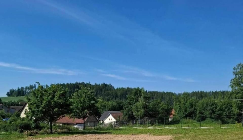 Obytný vagón Bzová Běleč Luxury tent in Czechia