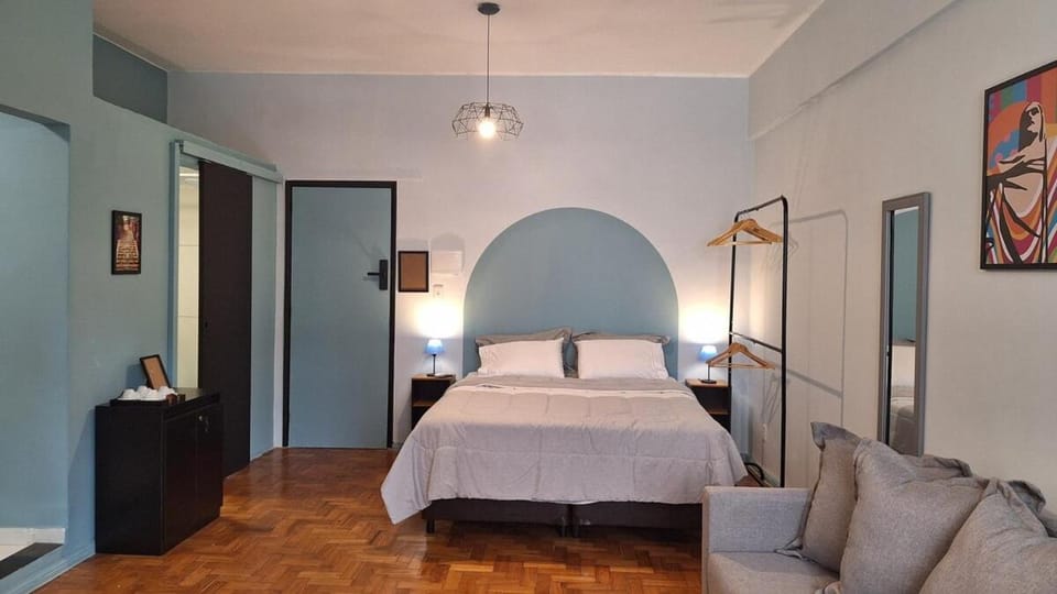 Bed, Coffee/tea facilities, Living room, Photo of the whole room, Bedroom