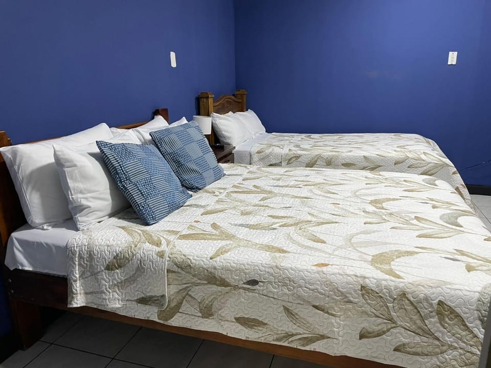 la casona rio Bed and Breakfast in San José Province