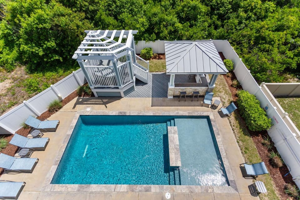1616 - Coastal LunaSea House in Corolla