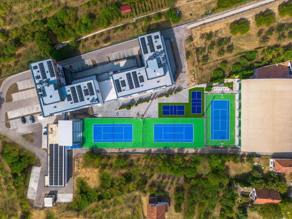 Property building, Tennis court