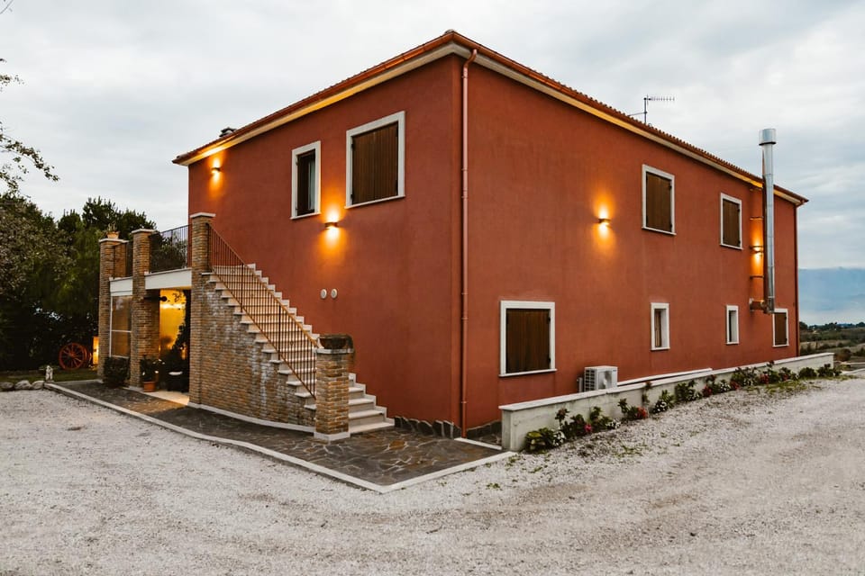 Property building, Restaurant/places to eat