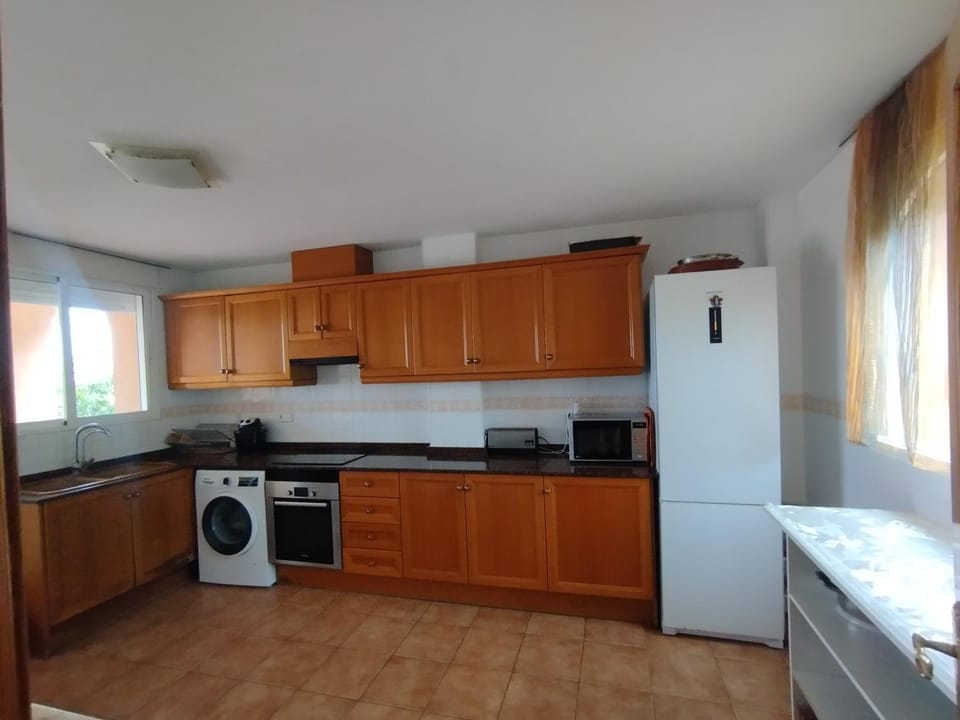 Valencia, villa, piscina privada, junto A-7 cerca de playas, aeropuerto, Cheste House in Valencian Community