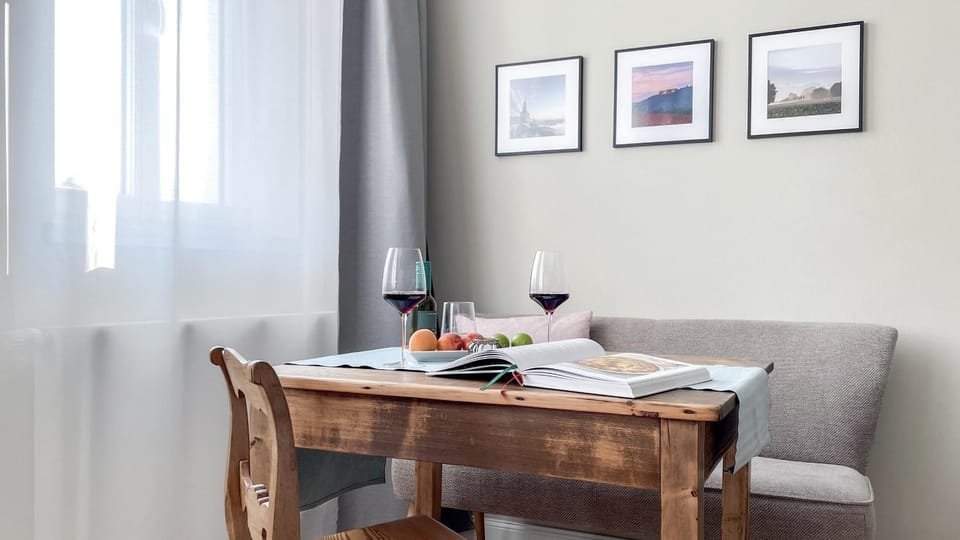 Living room, Seating area, Dining area, Food