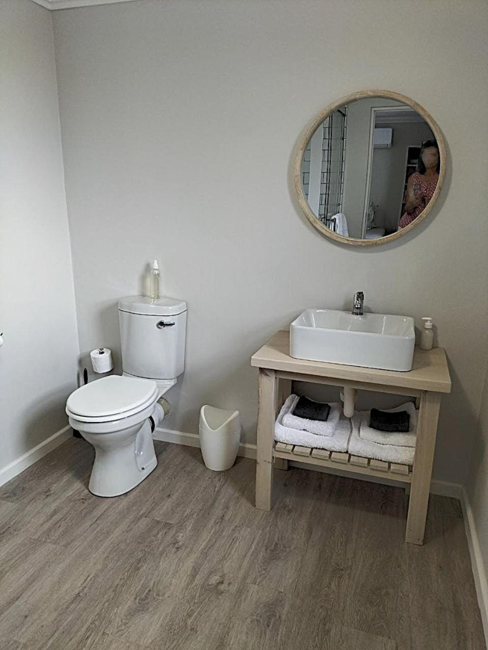 Toilet, Bathroom, towels