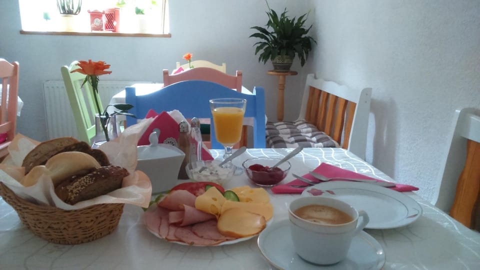 Meals, Breakfast