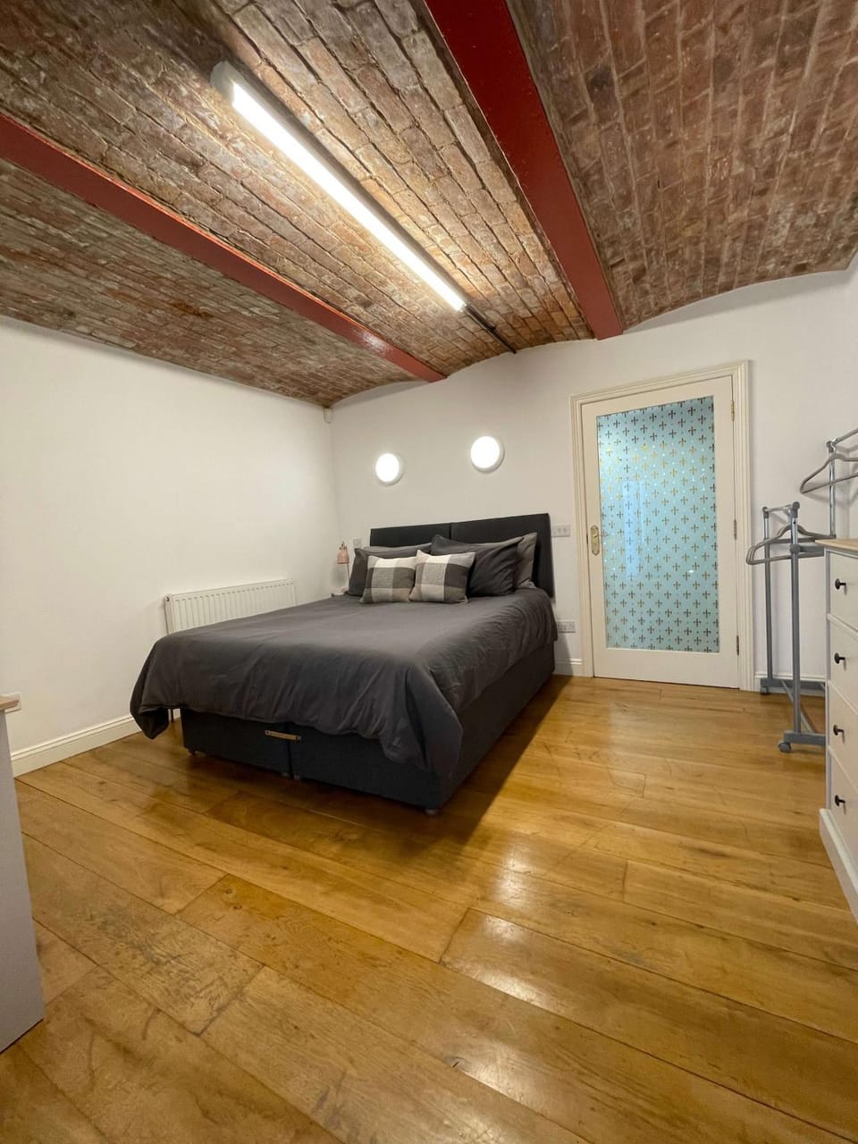 City apartment with courtyard at 11 Back Walk Apartment in Worcester