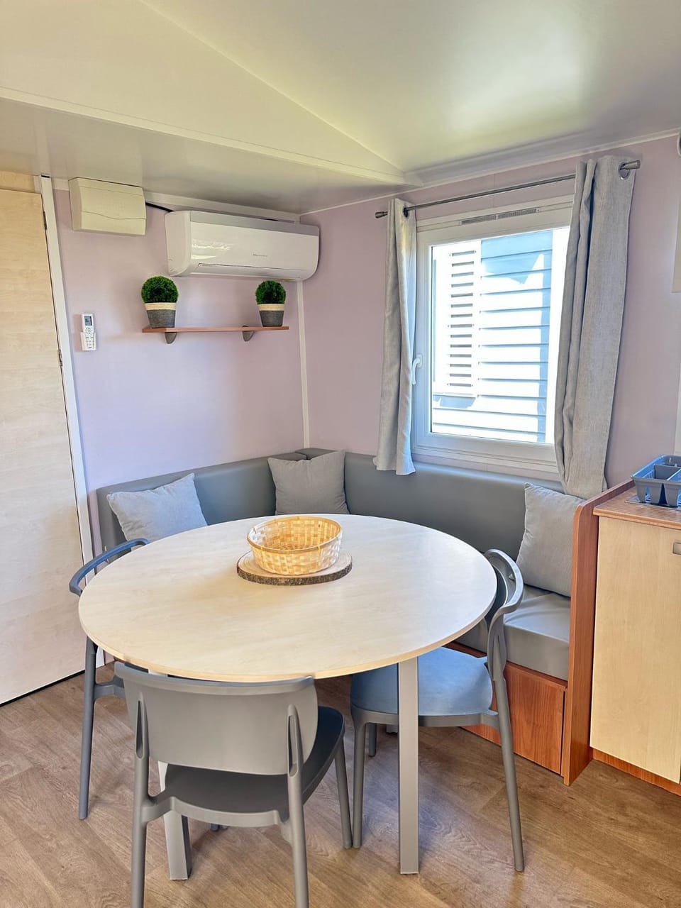 MOBIL HOME Le Soleil,3CH,6PERS Campground/ 
RV Resort in Port-la-Nouvelle