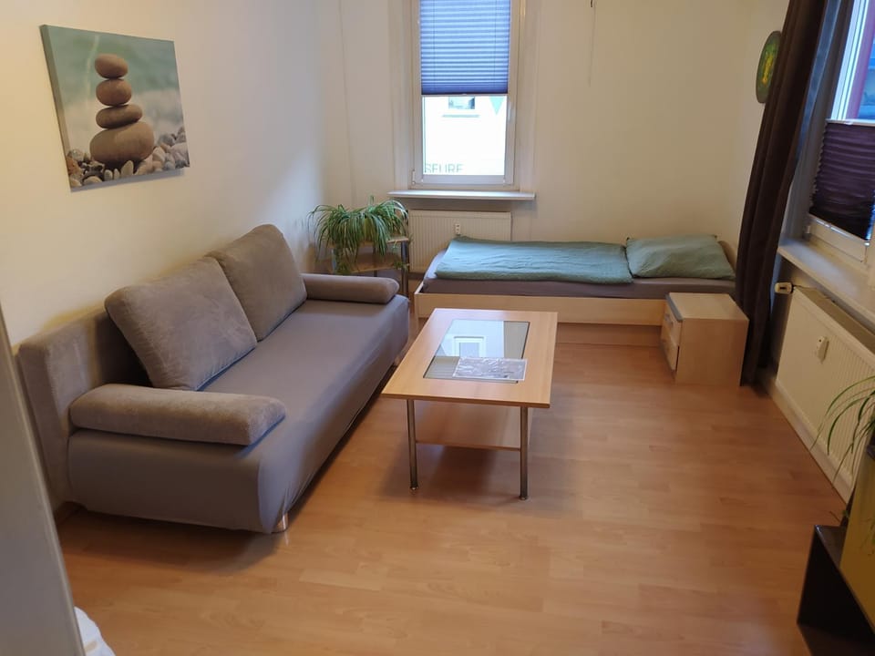 Bed, Seating area