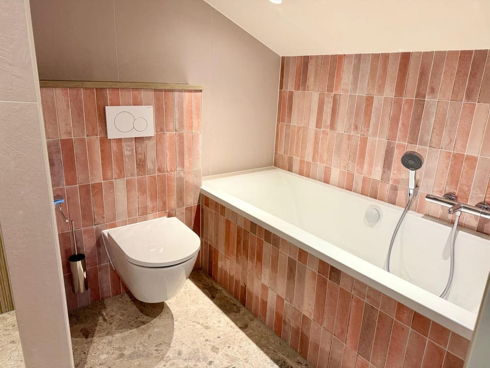 Toilet, Bathroom, Bath