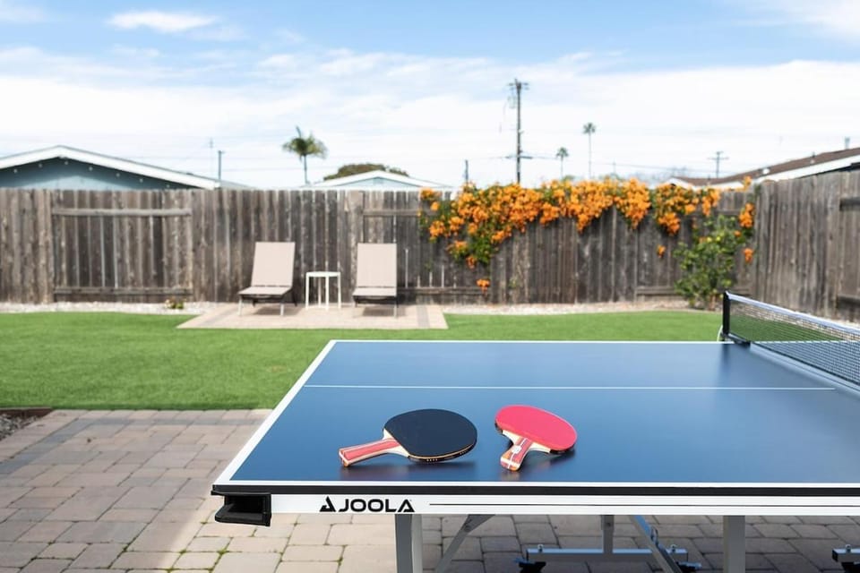 Surf Farmhouse | Hot Tub, Big Backyard, Sleeps 7! House in San Diego