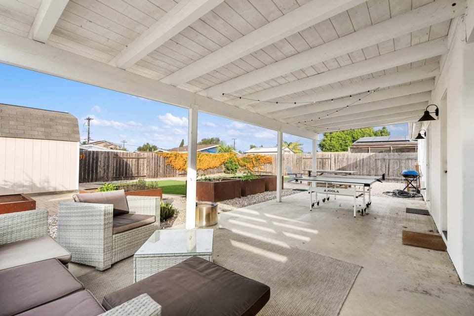 Surf Farmhouse | Hot Tub, Big Backyard, Sleeps 7! House in San Diego