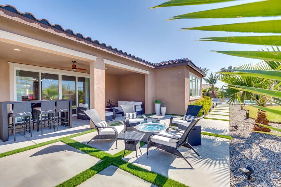 Stunning Outdoor Oasis! Modern Home in La Quinta House in La Quinta
