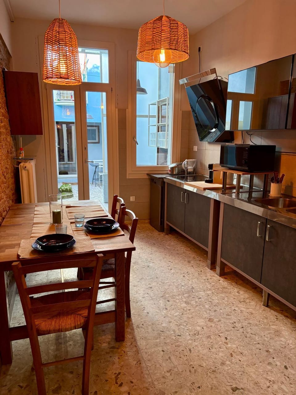 Kitchen or kitchenette, Dining area, oven, stove
