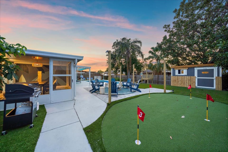 Pool Hot Tub Game Room & More Sleeps 10 House in Bradenton